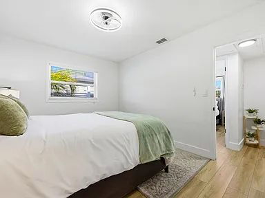 Building Photo - Fully Furnished South Tampa Retreat | Flexible Lease Terms
