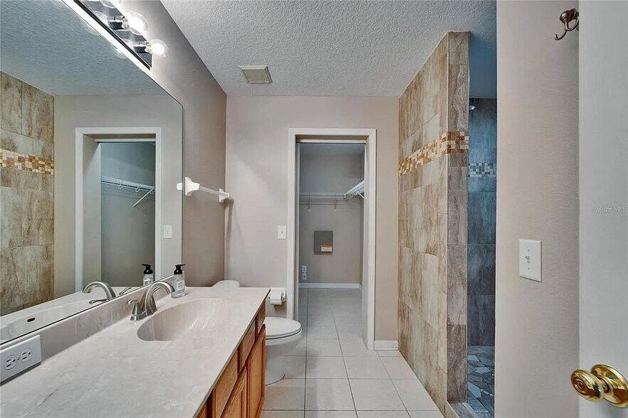 Building Photo - 10621 Shady Falls Ct