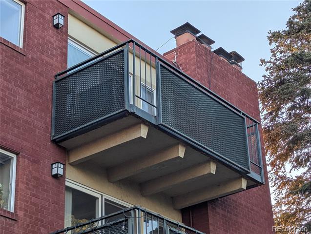 Building Photo - 200 N Pearl St