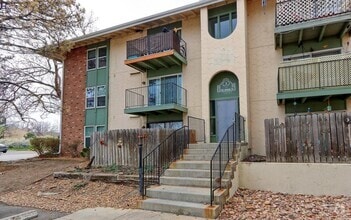 Building Photo - Well maintained Condo Westminster