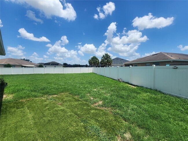 Building Photo - 9907 SW 54th Ave