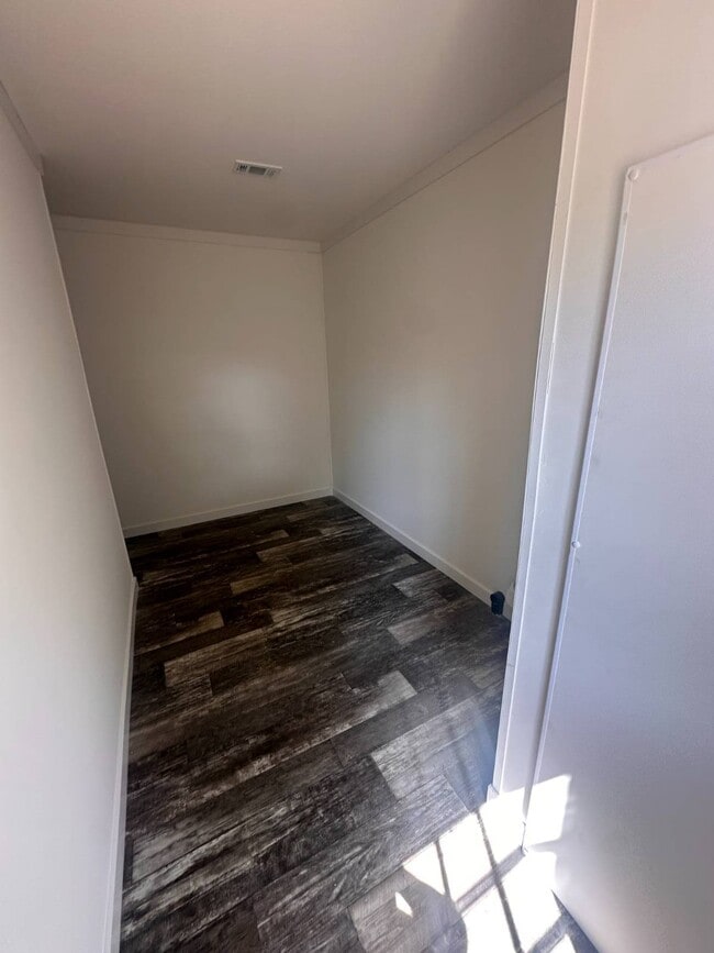 Building Photo - 7865 W Hwy 40