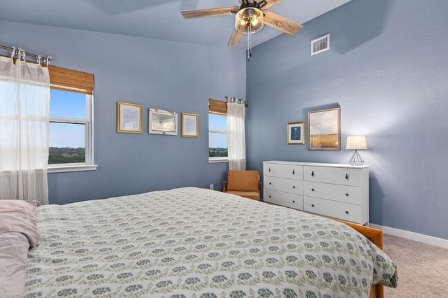 Building Photo - 326 Tahitian Dr