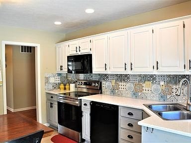 Building Photo - 6060 Chinkapin Dr