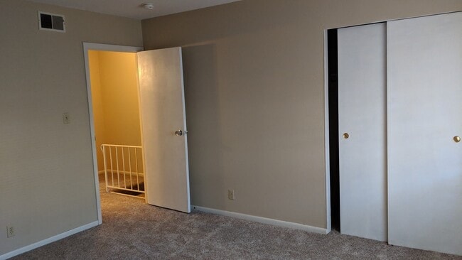 Building Photo - AUGUST 2023!!!  2 bedroom, 1.5 bath 2-story condo in Coralville