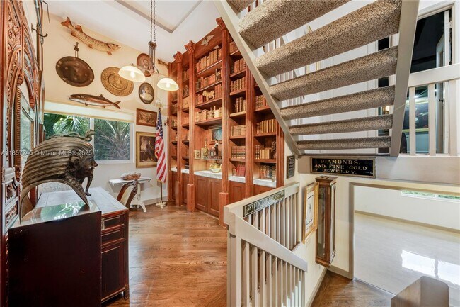Building Photo - 6100 Paradise Point Dr