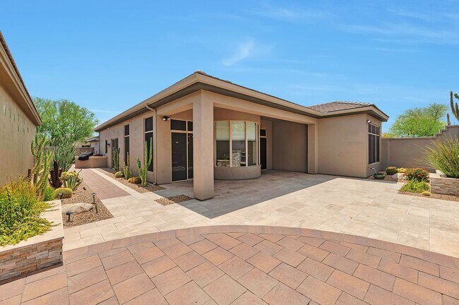 Building Photo - Stylish 2-Bedroom Home with Resort-Style A...