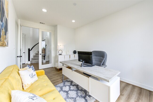 Building Photo - 31506 Copper Oaks Ct