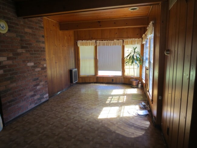 Building Photo - 522 E Atherton Rd