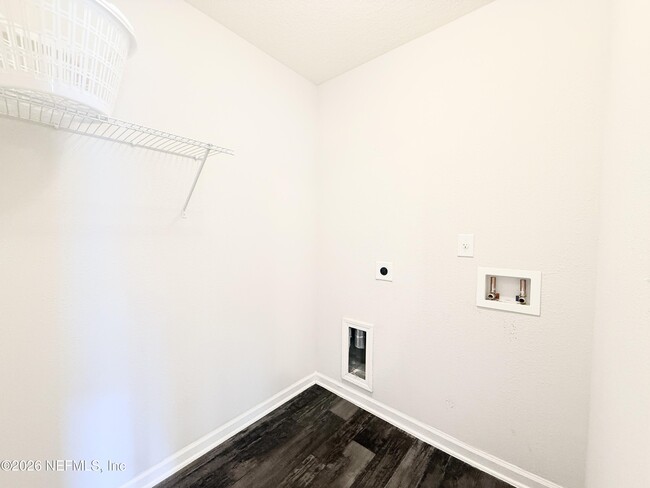 Building Photo - 12306 Crossfield Dr