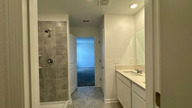 Building Photo - 3430 Howell Dr