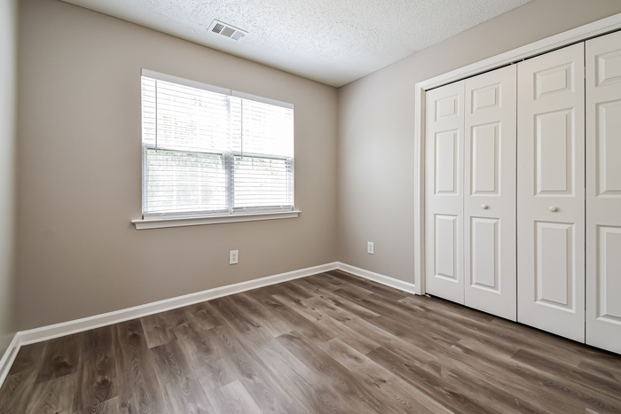 Building Photo - 5144 Meadows Lake Dr