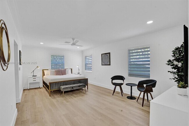 Building Photo - 725 Harrison St