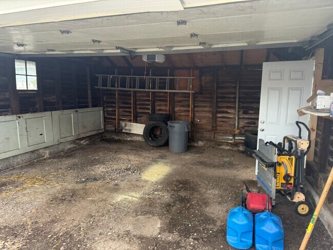 Building Photo - 952 Bulen Ave