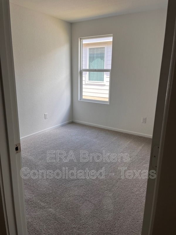 Building Photo - 511 Sarah Wy