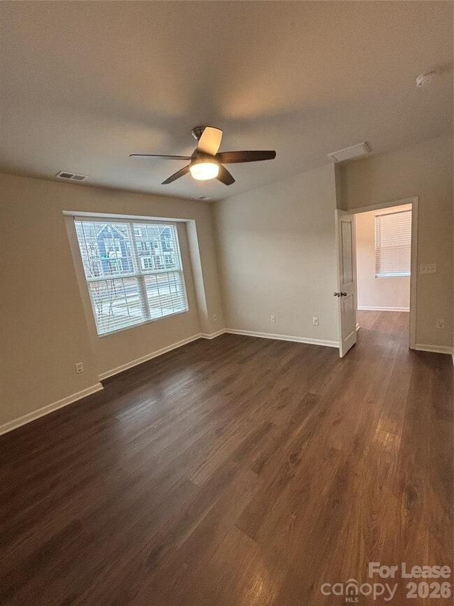 Building Photo - 15733 Country House St