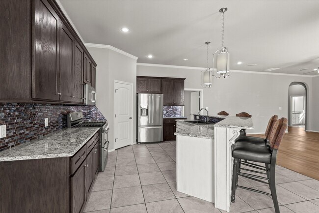 Building Photo - 9616 Kline Ave