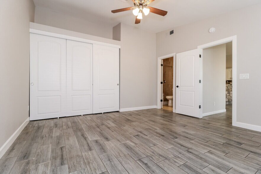 Building Photo - 6614 W Pima St