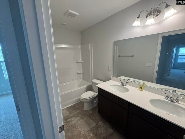 Building Photo - 3052 Hallsdale Dr