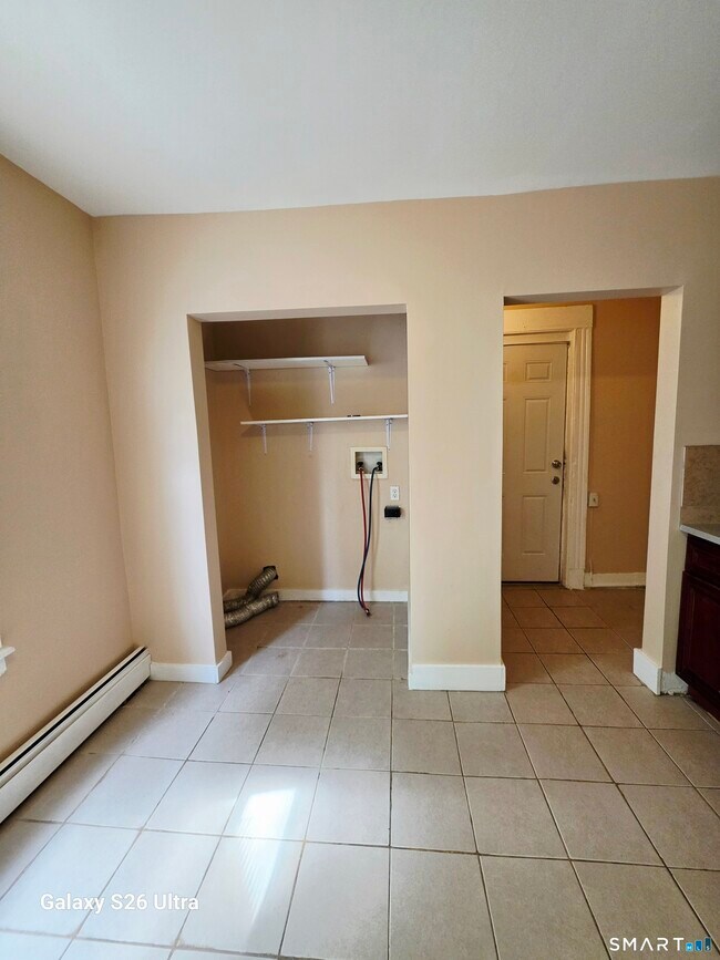 Building Photo - 124 Southview St