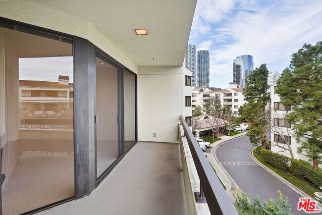 Building Photo - 2102 Century Park Ln