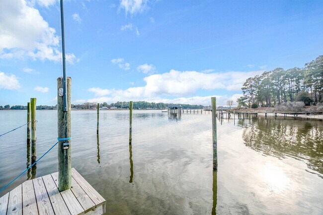 Building Photo - Serene Retreat - Hot Tub, Private Dock & Fire Pit