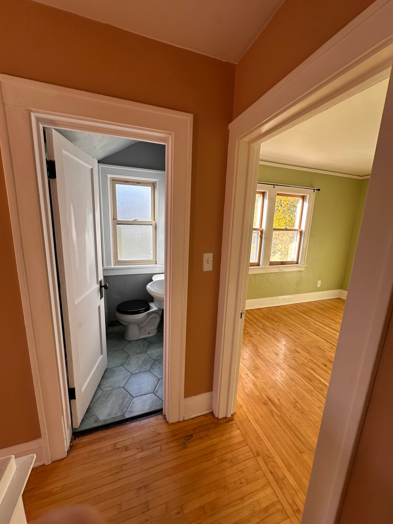 Building Photo - 718 Griggs St N