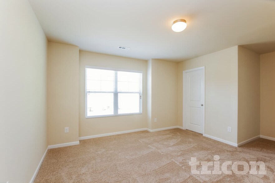 Building Photo - 2058 Aragon Lane