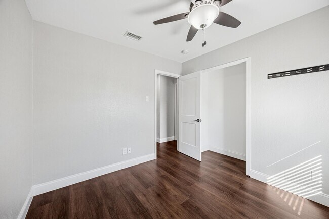 Building Photo - 1807 Highmeadow Cove