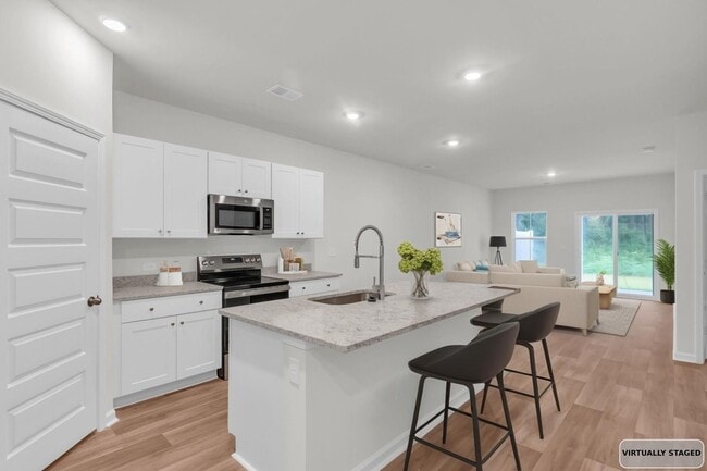 Building Photo - ***MOVE-IN SPECIAL*** $500 OFF OF YOUR FIRST MONTH'S RENT AND APPLICATION FEES WAIVED UPON APPROV...