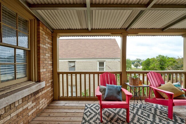 Building Photo - Updated 2 Bed 1 Bath in NW OKC
