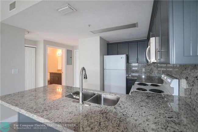 Building Photo - 3410 Coral Wy