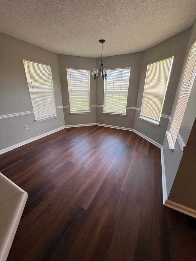 Building Photo - 3928 Laurelbrook Dr