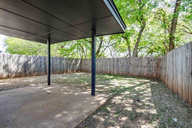 Building Photo - Three bed/2.5 bath in Harvest Hills