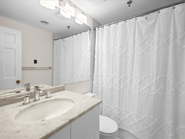 Building Photo - 391 Commonwealth Ave