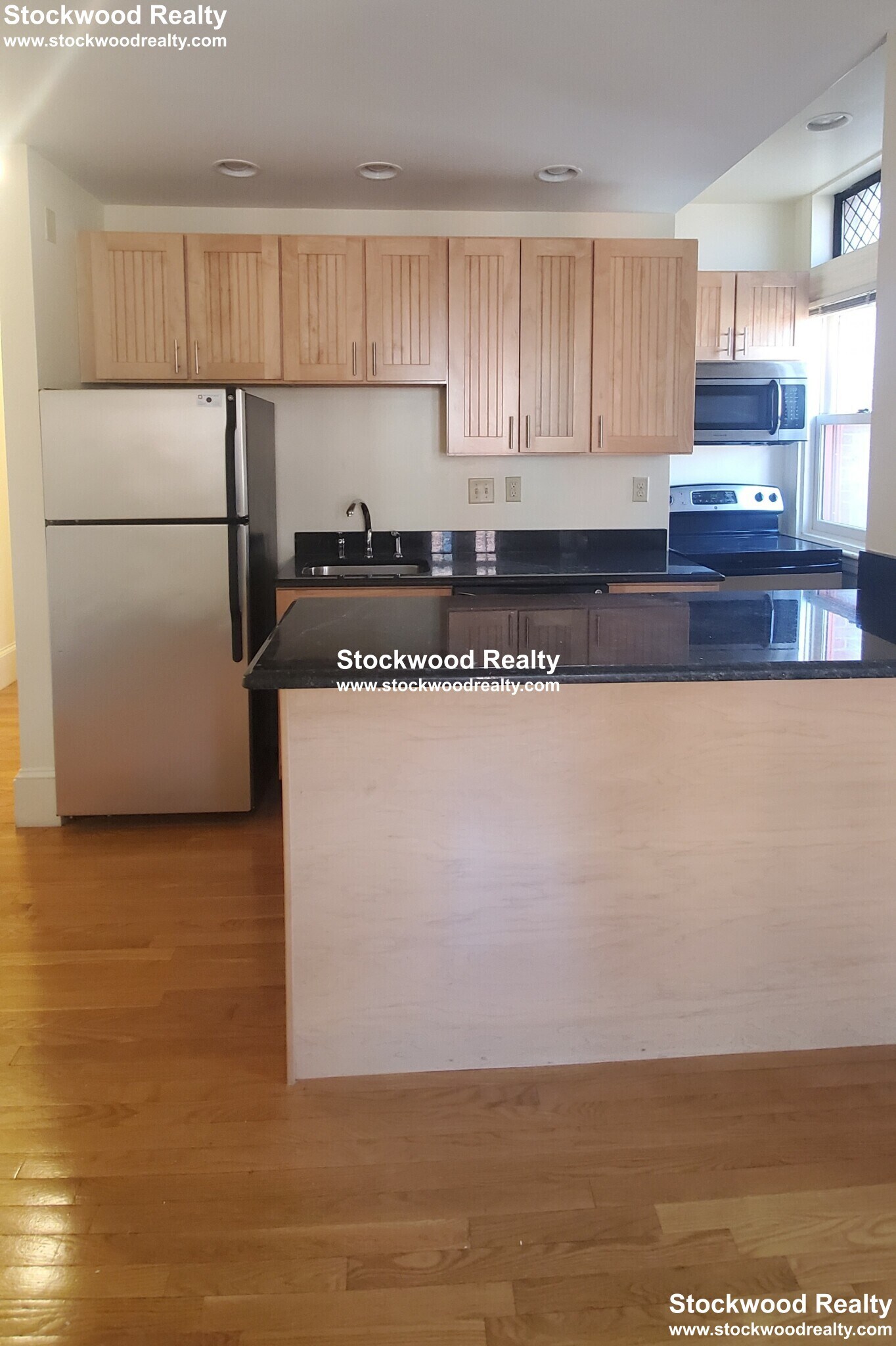 Building Photo - 195 Commonwealth Ave