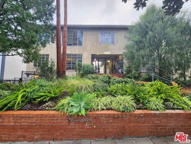 Building Photo - 1321 Laurel Ave