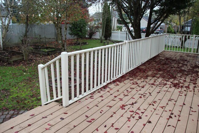 Building Photo - Just Renovated 3 Bed, 2 Bath Home in Sheridan