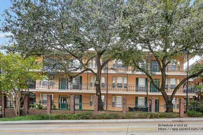 Building Photo - 6318 Richmond Ave