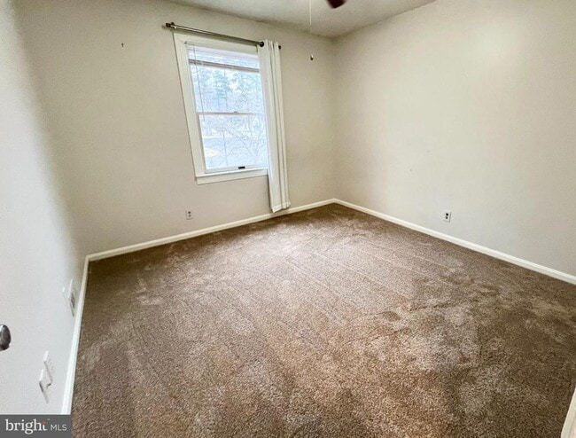 Building Photo - 11 Fenceline Dr