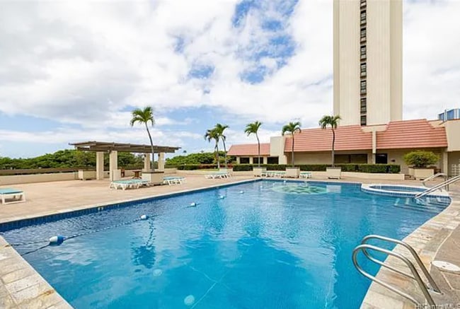 Building Photo - Luxury High-Rise Living with Panoramic Ocean Views at Yacht Harbor Towers