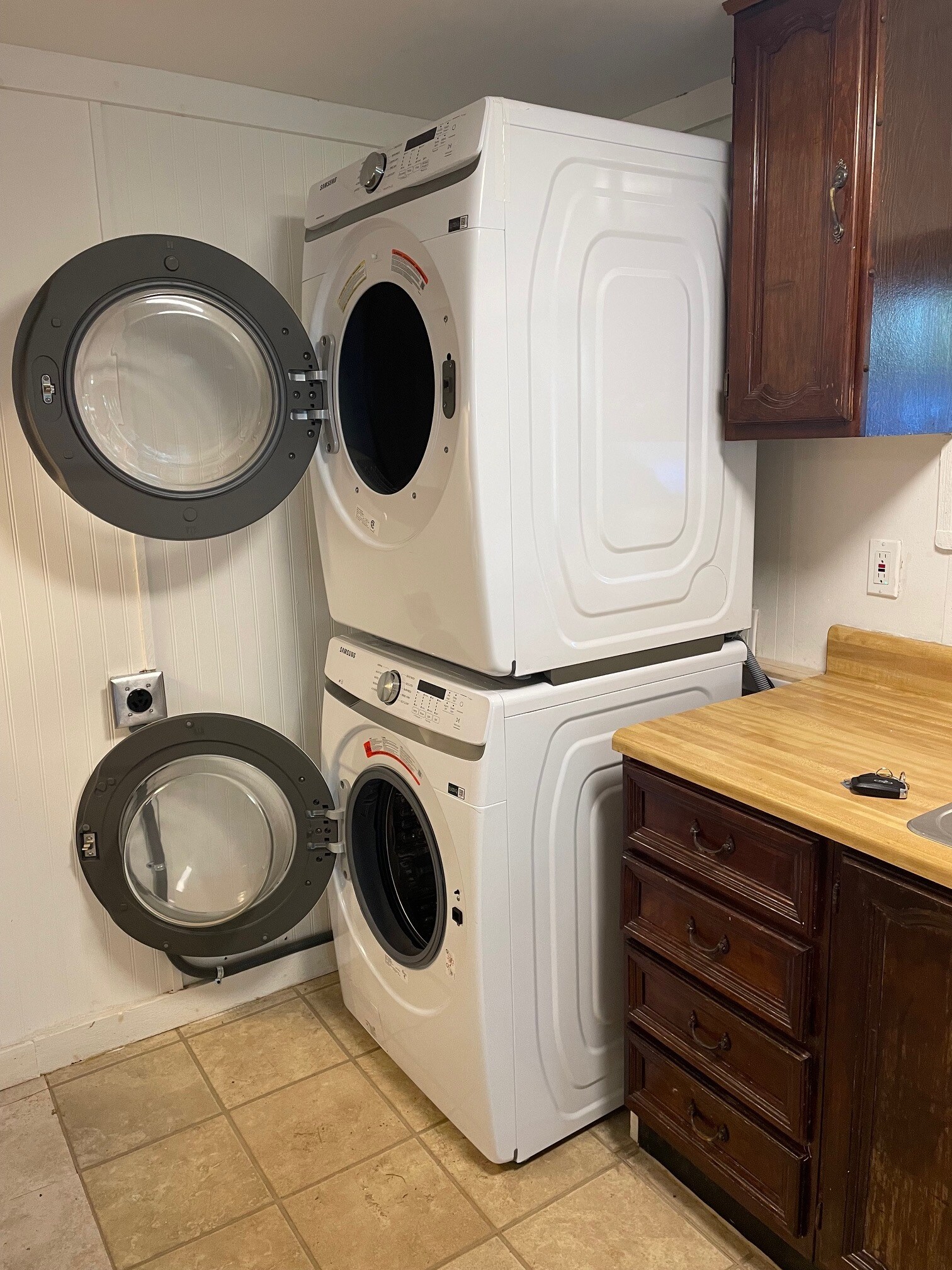 Building Photo - 208 Omar St