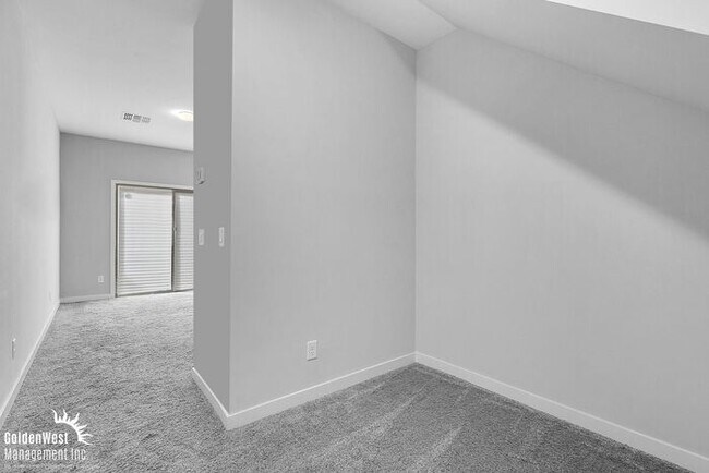 Building Photo - Modern 2Bdm 2.5Ba Home in Central Phoenix!
