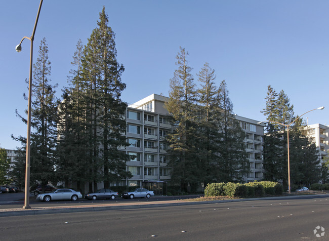Primary Photo - Casa De Redwood