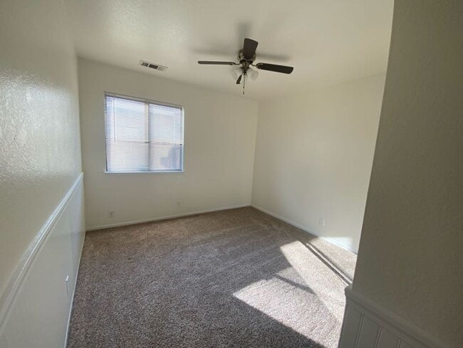 Building Photo - 1947 Henshaw Ave