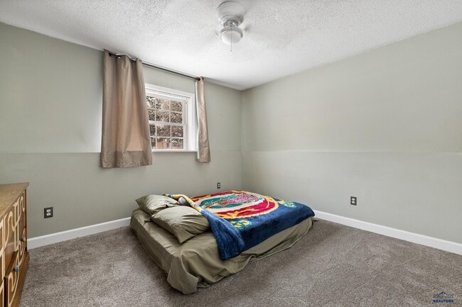Building Photo - 923 Virginia Ln