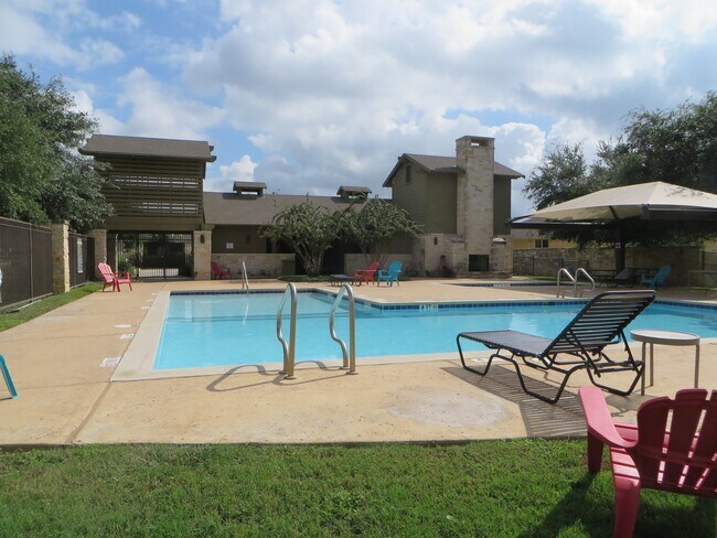 Building Photo - 3 Bedroom 2 Bathroom Villages of Berry Cre...