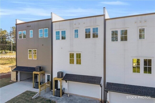 Building Photo - 1058 Homestead Wy St