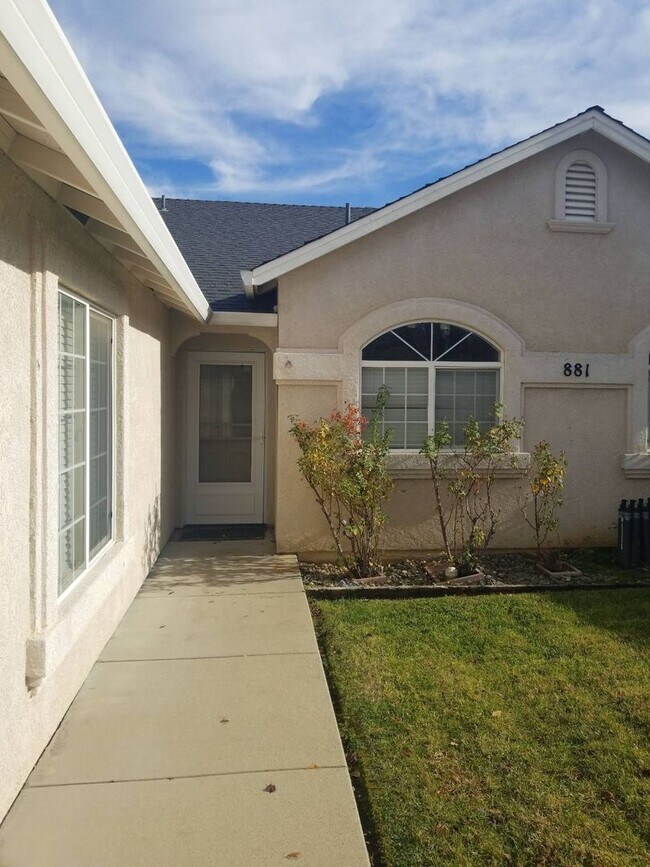 Building Photo - 881 Cally Ct