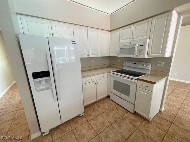 Building Photo - 6792 Weatherby Ct